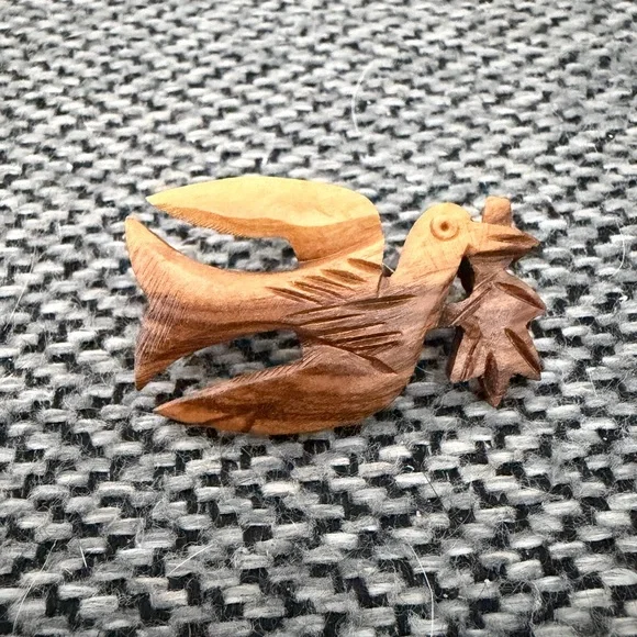 Handcarved Olive Wood Dove Pin From Jerusalem - Picture 2 of 6